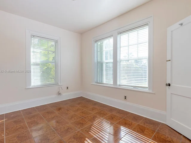 92 NW 20th St, Homestead FL 33030