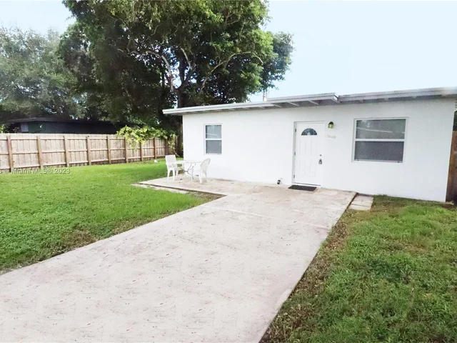 1040 NW 141st St # 0, Miami FL 33168