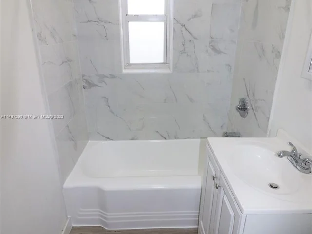 1040 NW 141st St # 0, Miami FL 33168