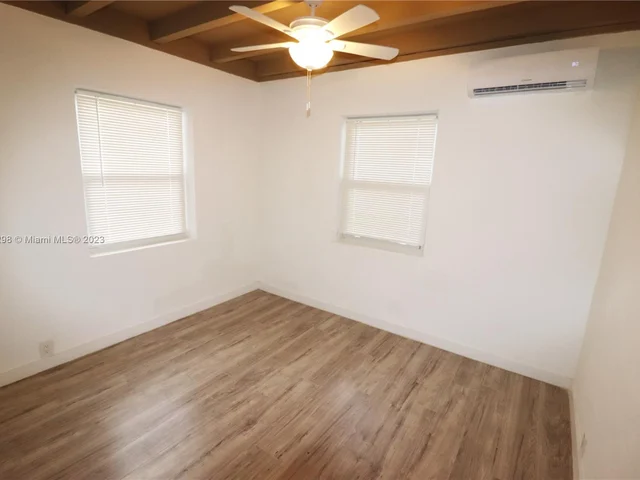 1040 NW 141st St # 0, Miami FL 33168