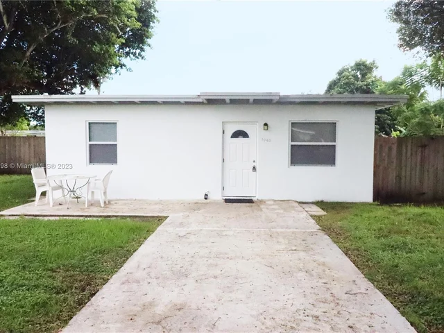 1040 NW 141st St # 0, Miami FL 33168