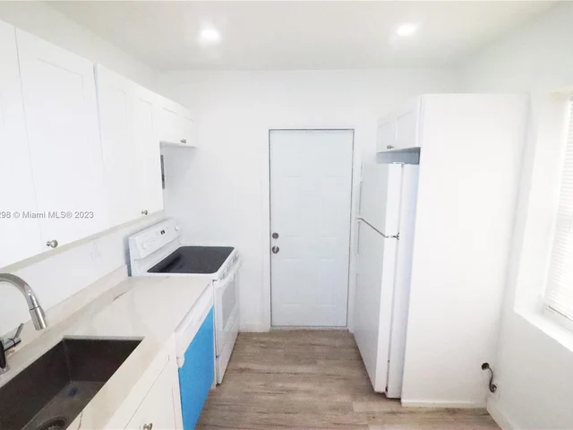 1040 NW 141st St # 0, Miami FL 33168