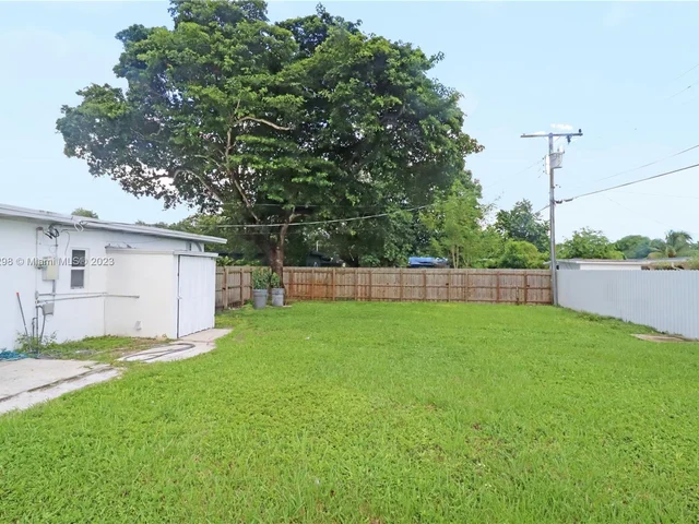 1040 NW 141st St # 0, Miami FL 33168