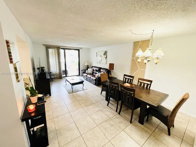 901 Hillcrest Dr # 109, Hollywood FL 33021