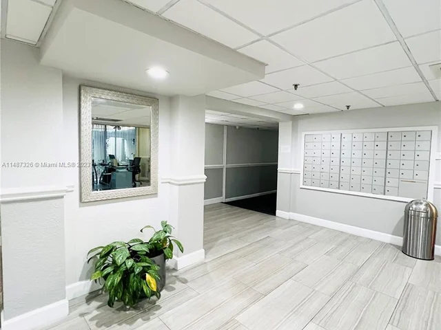 901 Hillcrest Dr # 109, Hollywood FL 33021