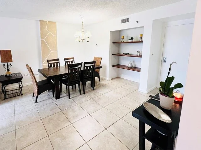 901 Hillcrest Dr # 109, Hollywood FL 33021