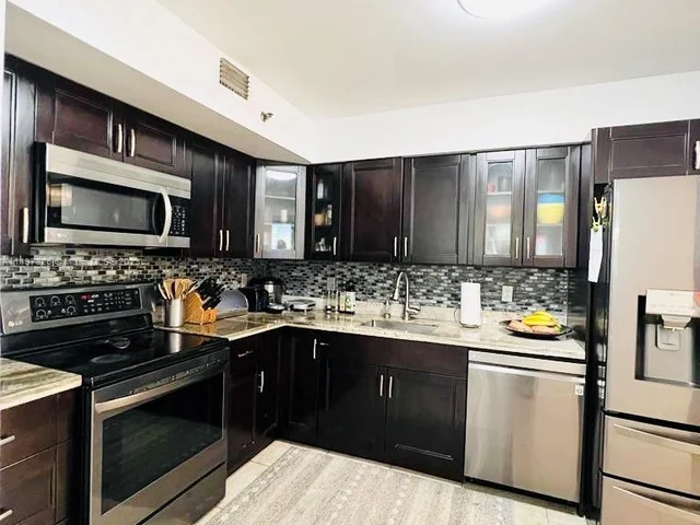 901 Hillcrest Dr # 109, Hollywood FL 33021