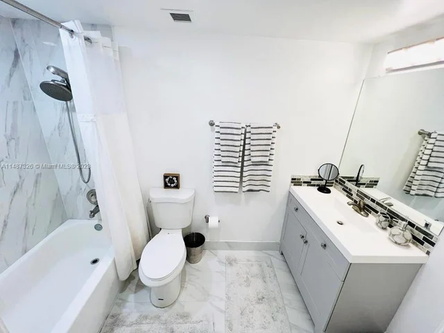 901 Hillcrest Dr # 109, Hollywood FL 33021