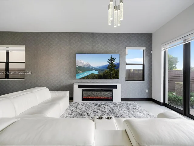 16065 SW 136th Ter, Miami FL 33196