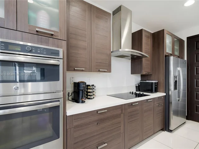 16065 SW 136th Ter, Miami FL 33196