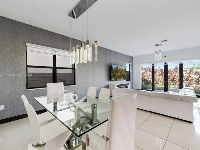 16065 SW 136th Ter, Miami FL 33196