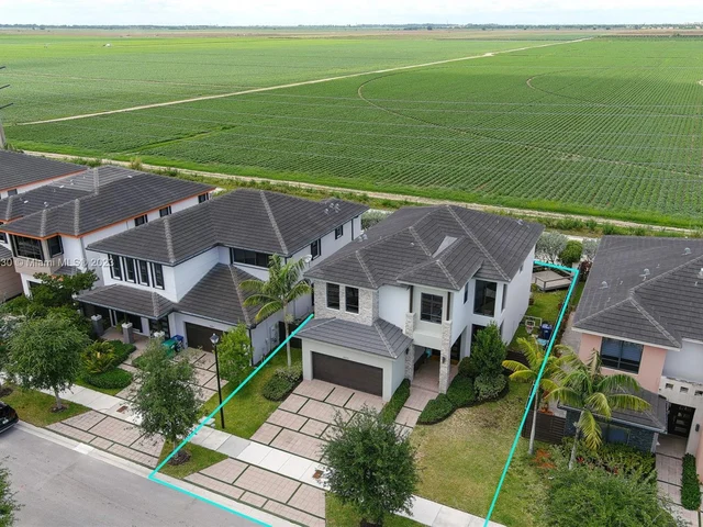 16065 SW 136th Ter, Miami FL 33196