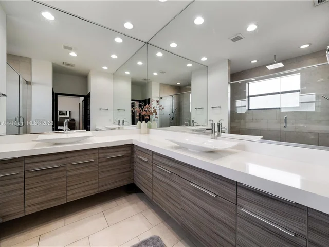 16065 SW 136th Ter, Miami FL 33196