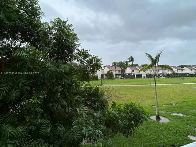 10242 NW 7th St # 207, Miami FL 33172