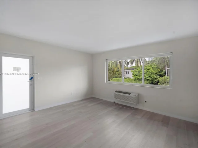 1525 Michigan Ave # 10, Miami Beach FL 33139