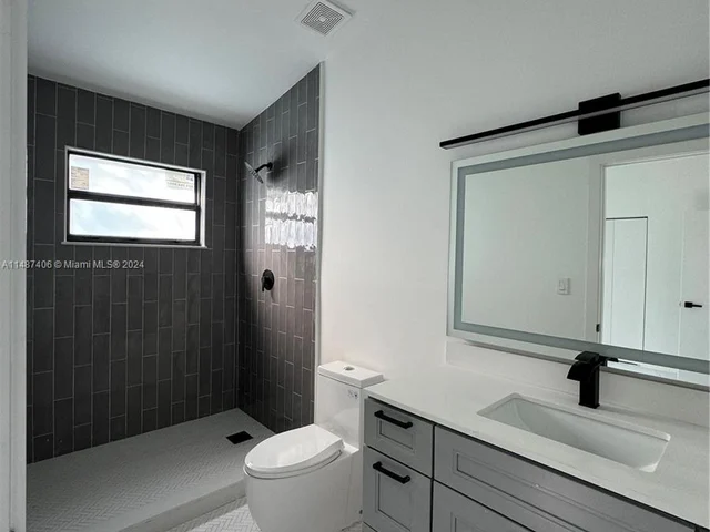 2774 NW 170th St, Miami Gardens FL 33056