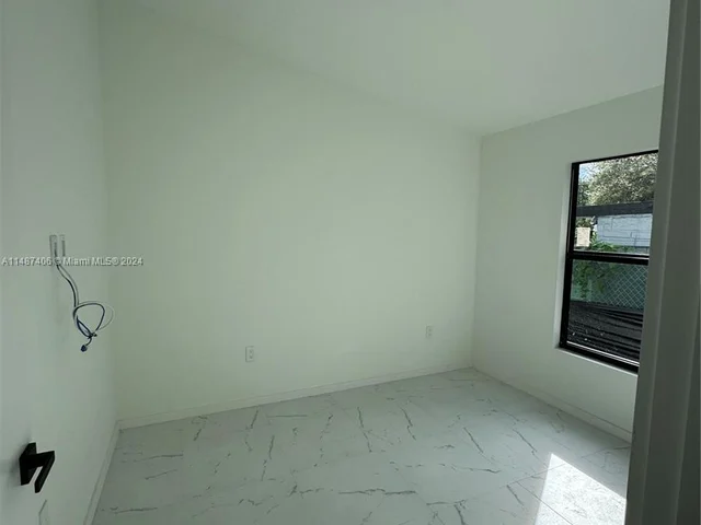 2774 NW 170th St, Miami Gardens FL 33056