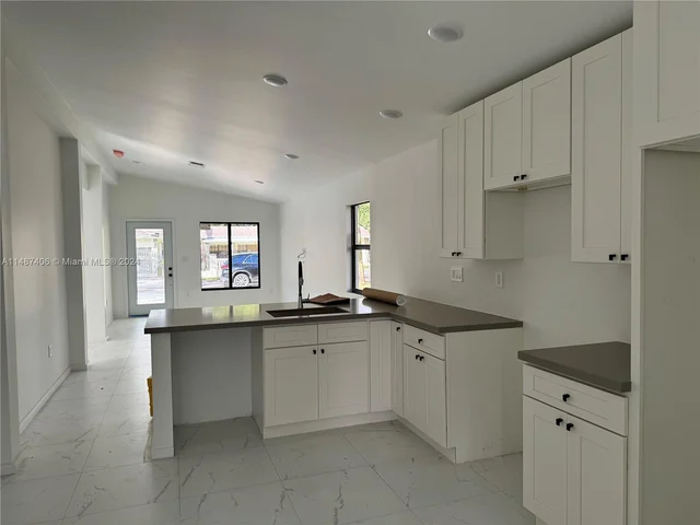 2774 NW 170th St, Miami Gardens FL 33056