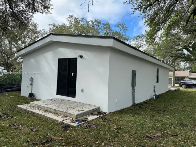 2774 NW 170th St, Miami Gardens FL 33056