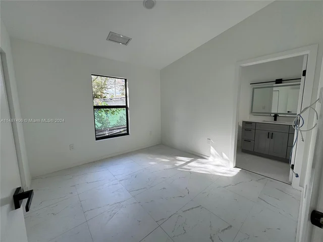 2774 NW 170th St, Miami Gardens FL 33056