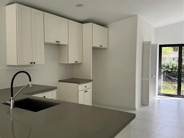 2774 NW 170th St, Miami Gardens FL 33056