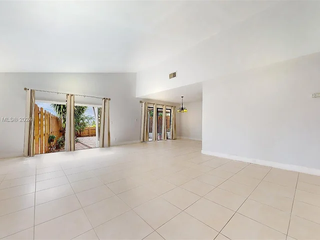 13522 SW 13th Ter # 0, Miami FL 33184