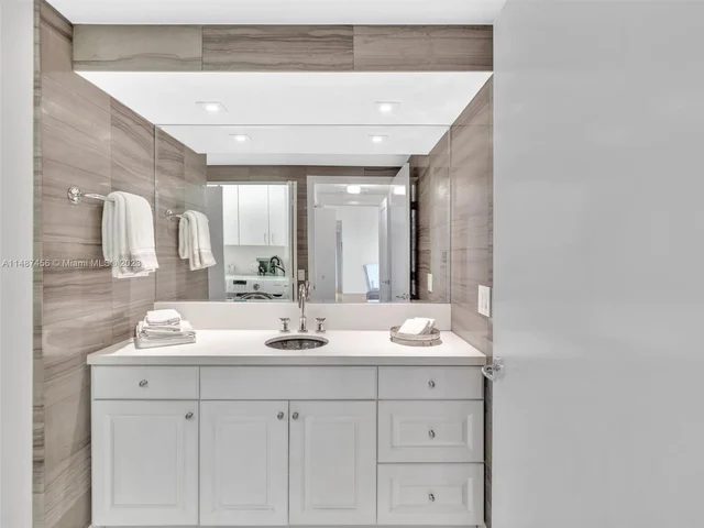 2800 Island Blvd # 1203, Aventura FL 33160