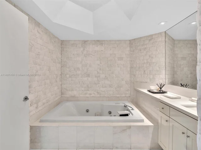 2800 Island Blvd # 1203, Aventura FL 33160