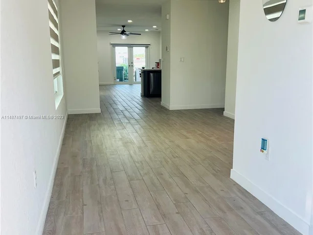 648 NE 5th Way, Florida City FL 33034