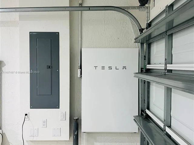 648 NE 5th Way, Florida City FL 33034