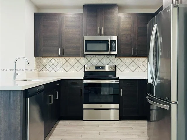 648 NE 5th Way, Florida City FL 33034