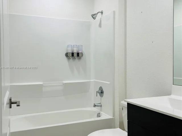 648 NE 5th Way, Florida City FL 33034