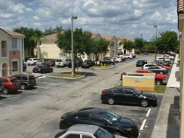2811 SE 17th Ave # 202, Homestead FL 33035