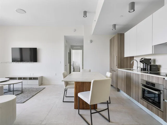 239 SW 9 ST # 2003, Miami FL 33130