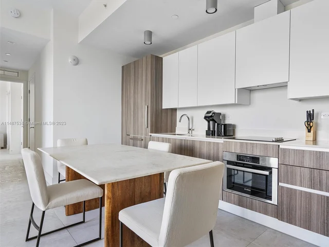 239 SW 9 ST # 2003, Miami FL 33130