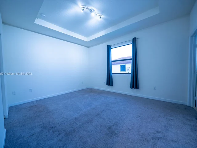 10575 W 33rd Way, Hialeah FL 33018