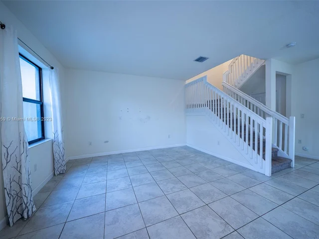 10575 W 33rd Way, Hialeah FL 33018