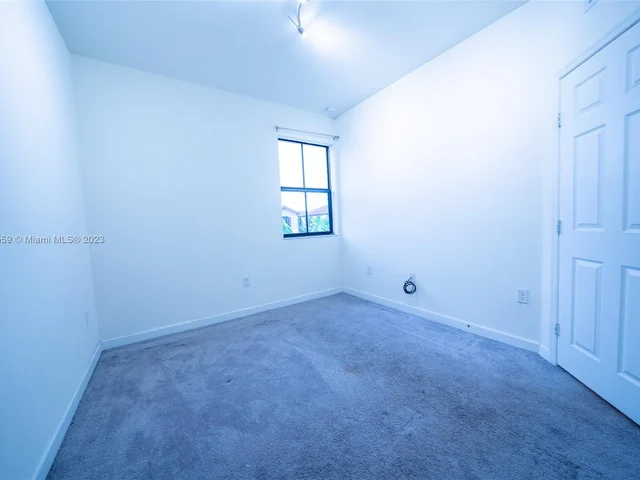 10575 W 33rd Way, Hialeah FL 33018