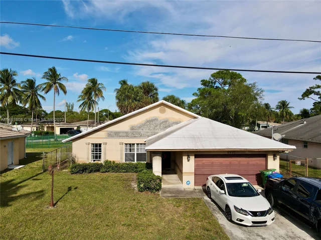 2621 Franklin Dr, Fort Lauderdale FL 33311