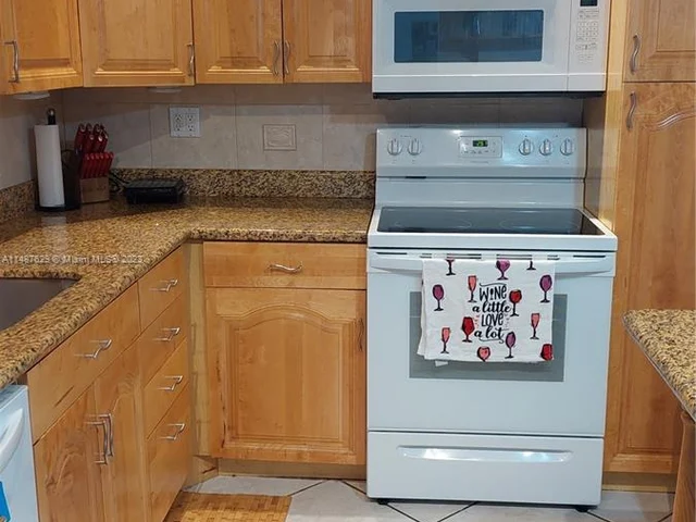 1965 S Ocean Dr # 7B, Hallandale Beach FL 33009