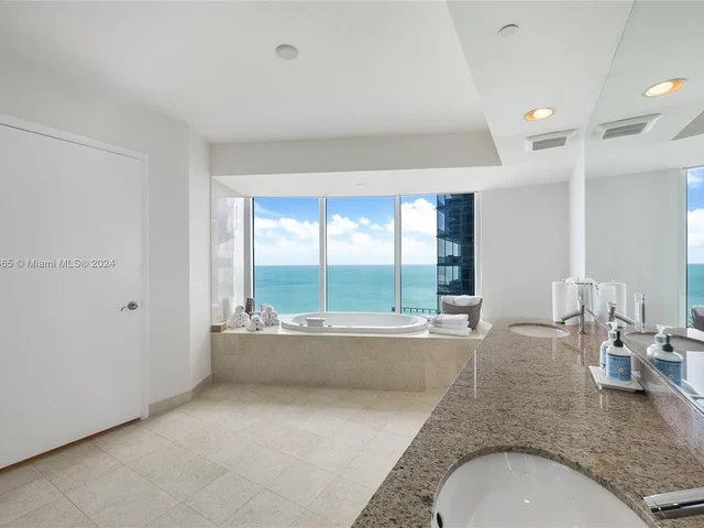 17201 Collins Ave # 3301, Sunny Isles Beach FL 33160