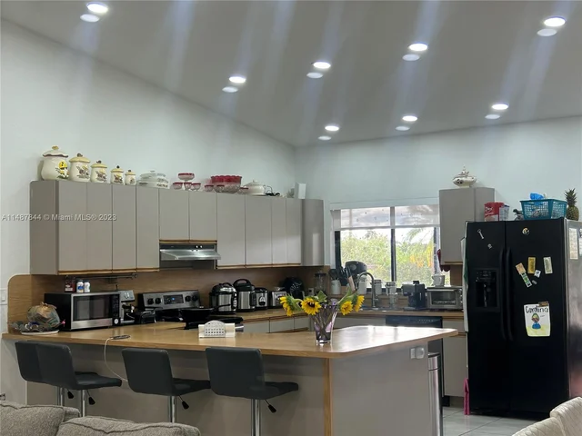 21050 SW 172nd Ave, Miami FL 33187