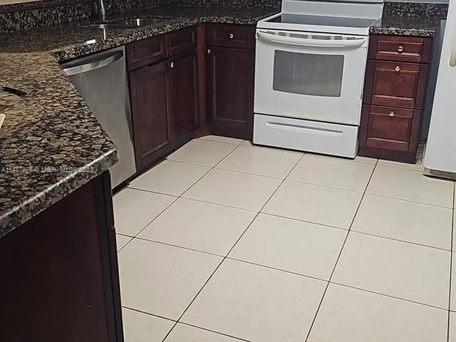 9755 Westview Dr # 1216, Coral Springs FL 33076