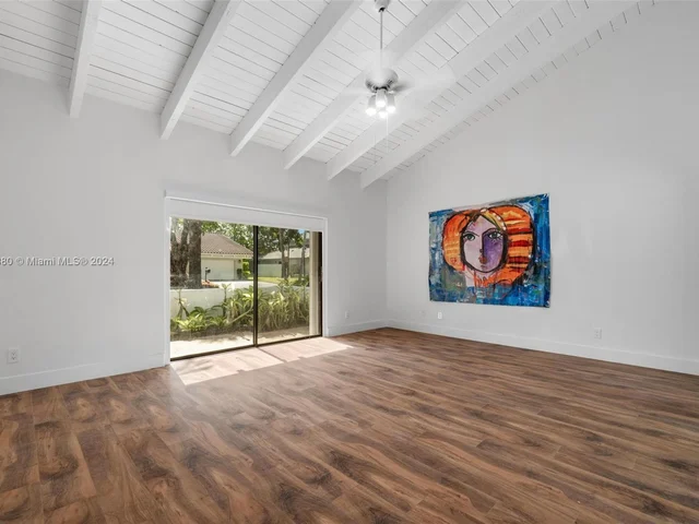 4943 NW 94th Doral Pl, Doral FL 33178