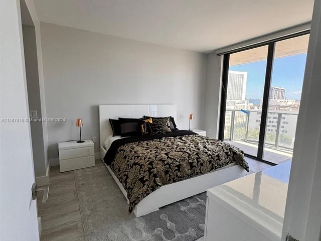 121 NE 34th St # 807, Miami FL 33137