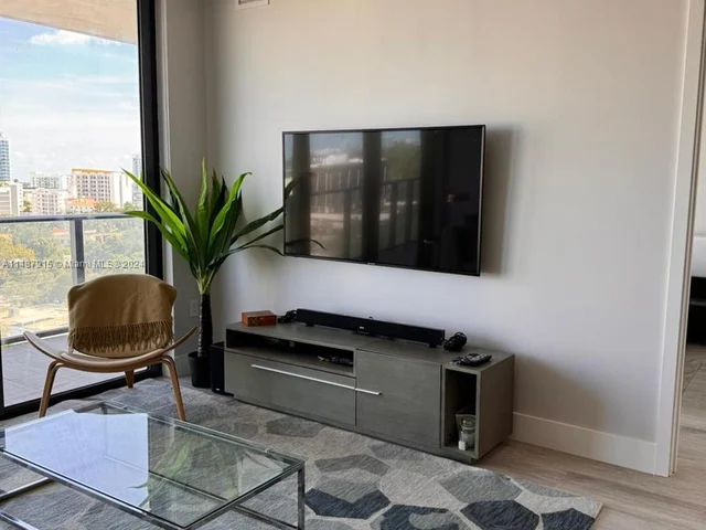 121 NE 34th St # 807, Miami FL 33137