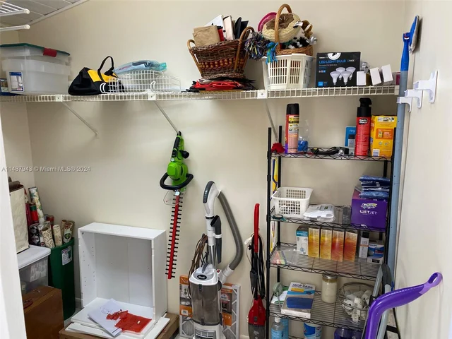 466 Briarwood Cir # 60, Hollywood FL 33024