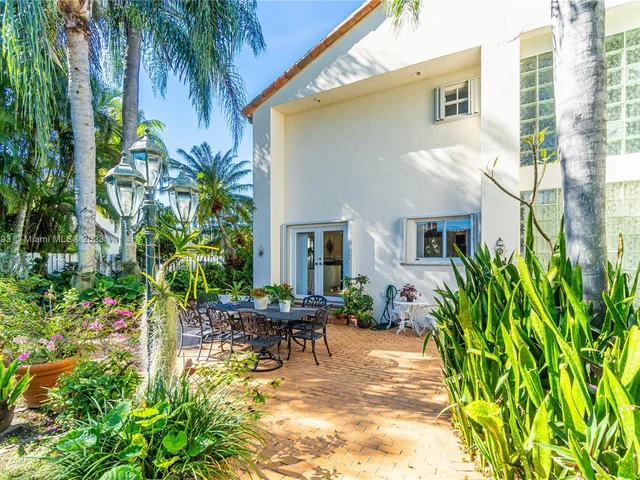 10280 SW 142nd St, Miami FL 33176