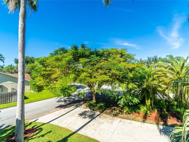 10280 SW 142nd St, Miami FL 33176