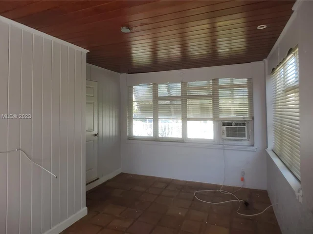 1600 Jackson St, Hollywood FL 33020